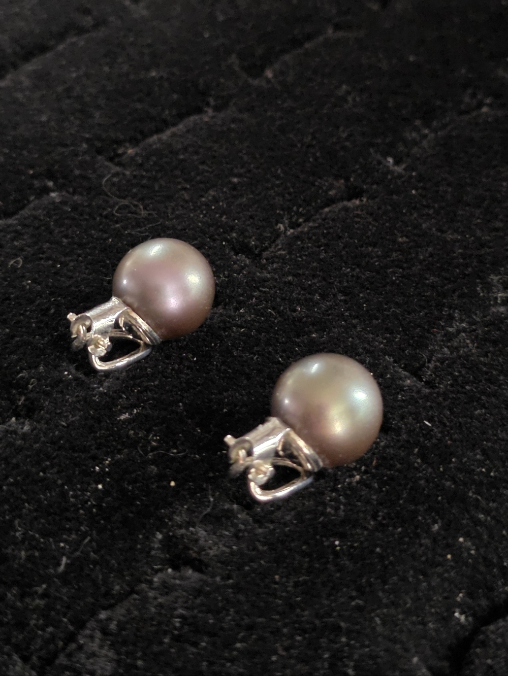 Vintage Christian Dior Grey Faux Pearl Omega Back Earrings Silver Tone Signed - Picture 6 of 10